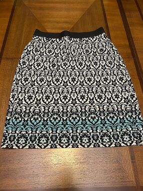MSSP Black and White Patterned Skirt with Teal Accent